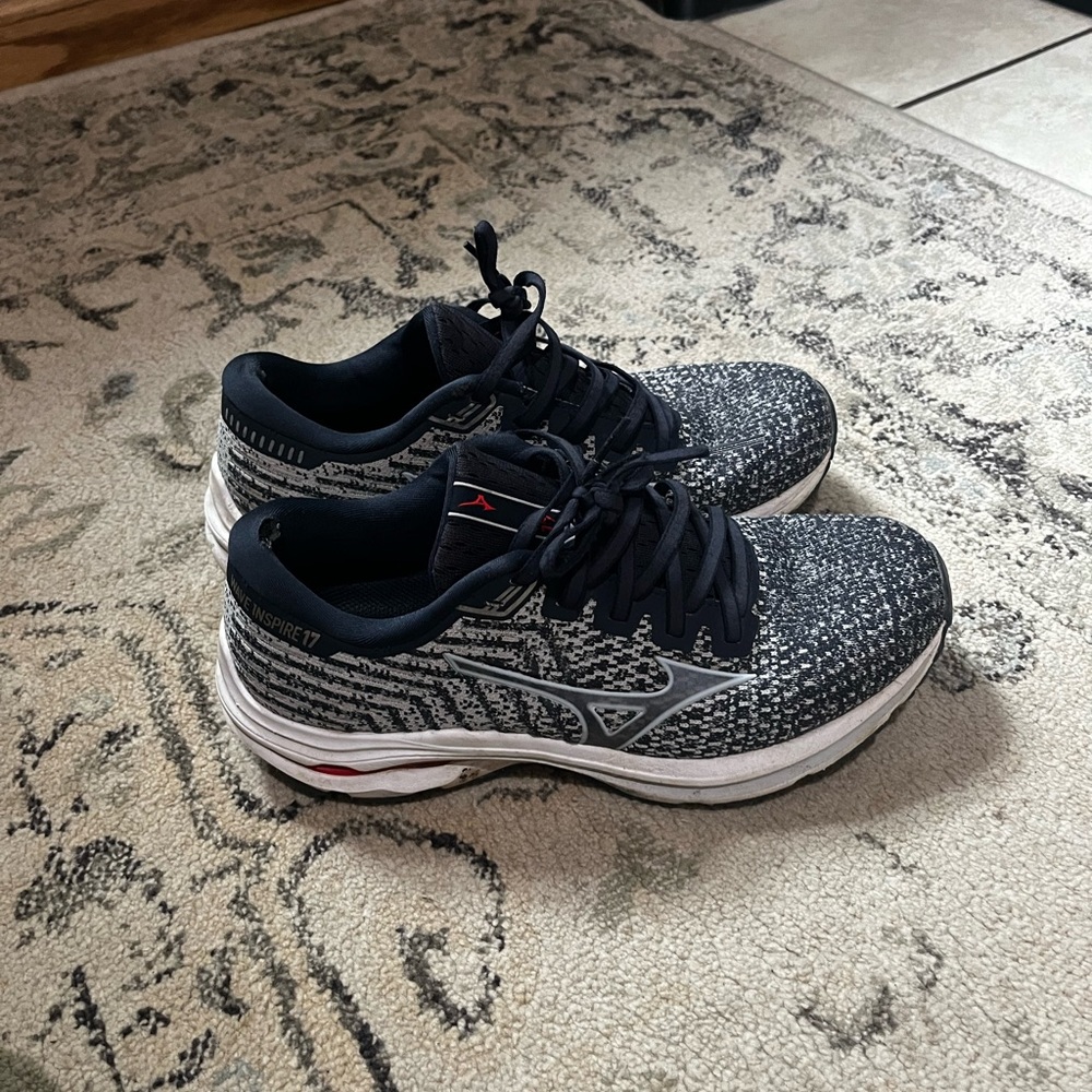 Mizuno women’s running shoes
